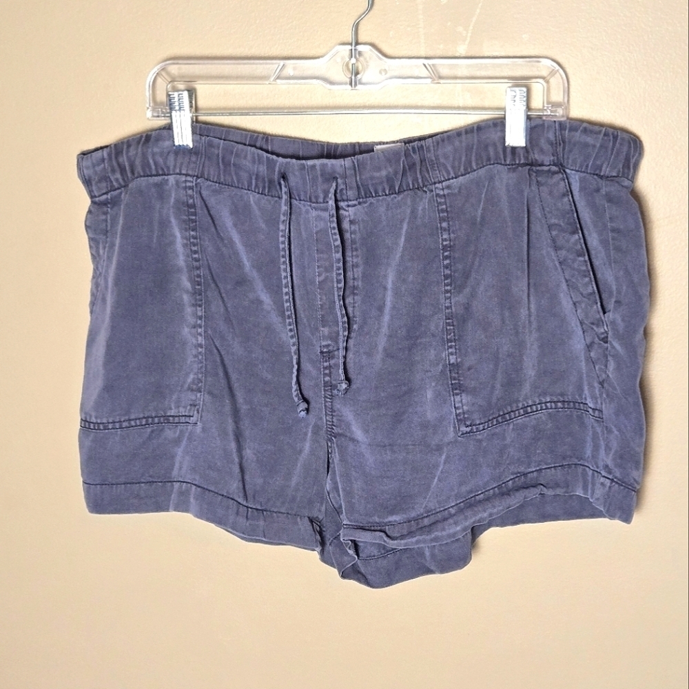 Women's Gap 100% Lyocel Sustainable Slow Fashion‎ Drawstring Shorts, Large